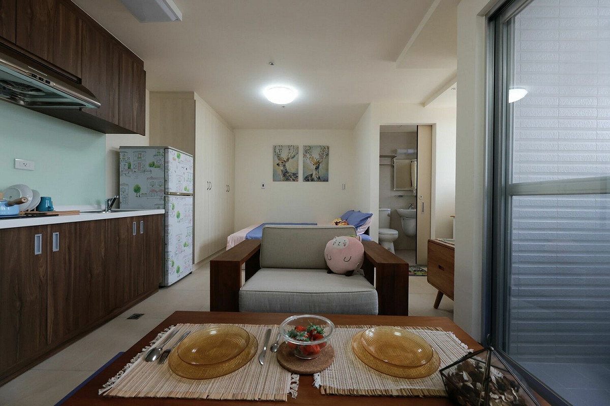 新北市永和中正橋青年社會住宅套房內部傢俱傢飾布置（宜居宜家）。 圖：新北市城鄉局提供