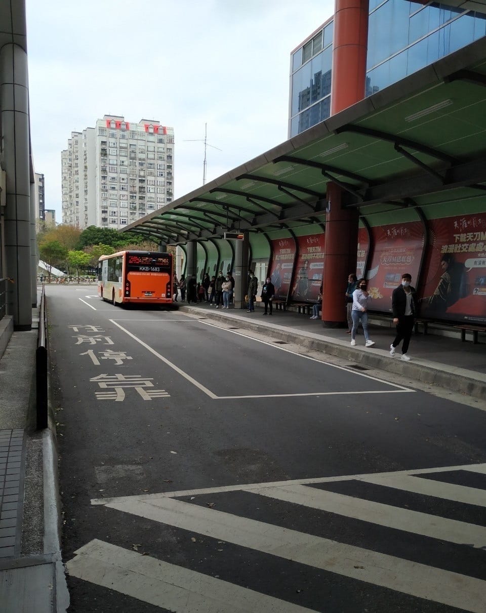 第一月台乘車情形。 圖：新北市交通局提供