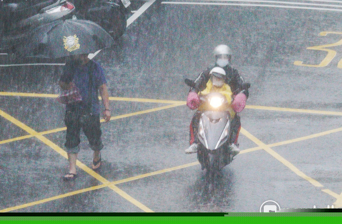 中央氣象局發布大雨特報（資料照）。 圖：張良一／攝