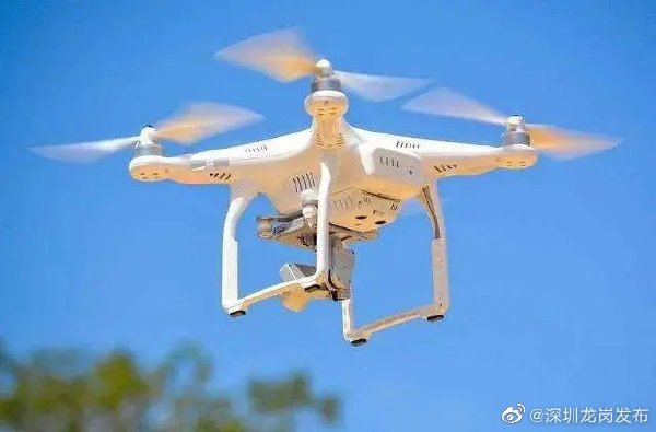 為確保香港回歸 25 週年慶典活動安全順利舉行，經深圳市政府批准同意，自 6 月 28 日 0 時至 7 月 3 日 24 時止，深圳行政區域內禁止使用無人機等「低慢小」航空器。 圖：翻攝自微博