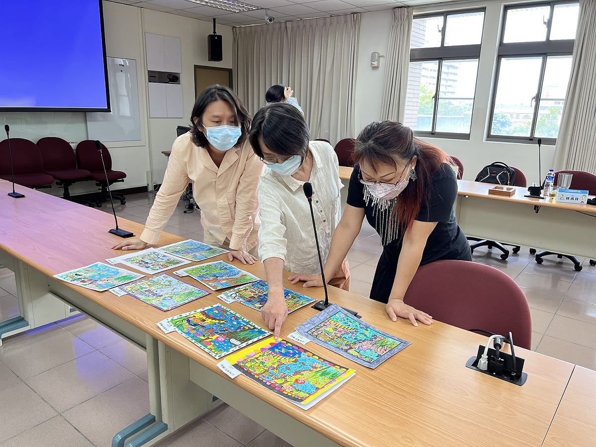 主辦單位邀請美學、藝術家等專業美術者擔任評審。 水保局南投分局/提供
