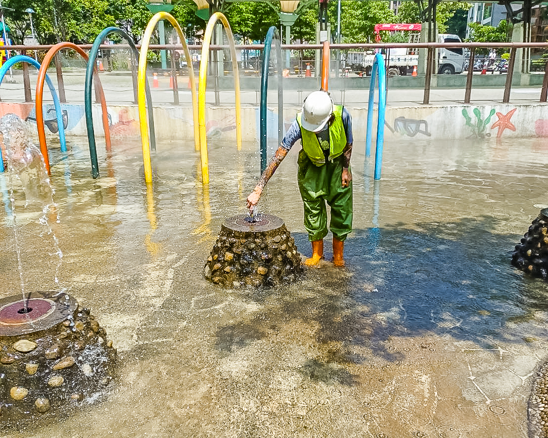 戲水池噴頭檢測功能正常。 圖：新北市水利局提供