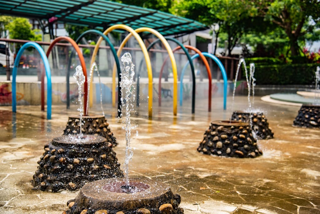 戲水池內小噴泉。 圖：新北市水利局提供