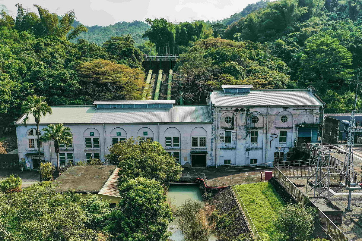 國定古蹟美濃竹仔門發電廠。