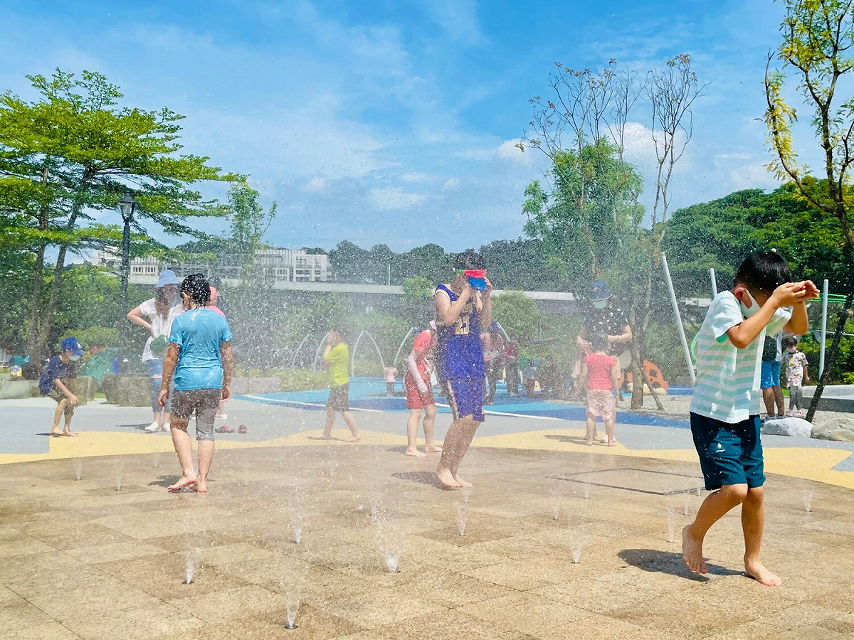 陽光遊戲場-水霧廣場。 圖：新北市水利局提供