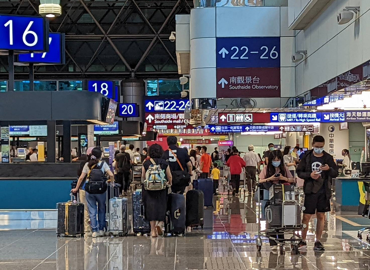 桃園機場29日單日旅運量破萬，創疫情2年來新高。 圖：桃園機場公司／提供（資料照）