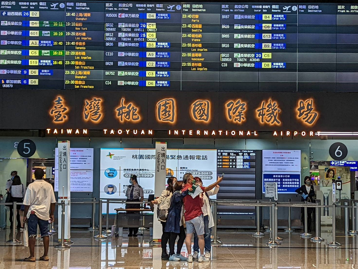 桃園機場公司表示，親友接送比例佔入境旅客約28%（圖為第二航廈出境大廳）。 圖：桃園機場公司／提供