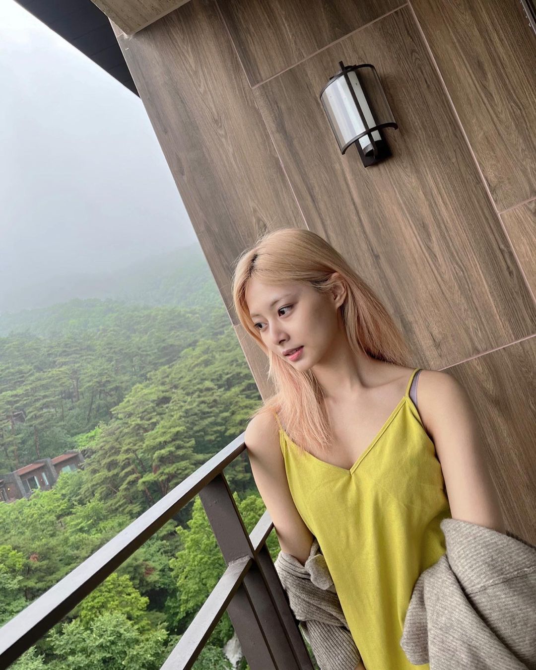 子瑜曬出多張出遊美照。