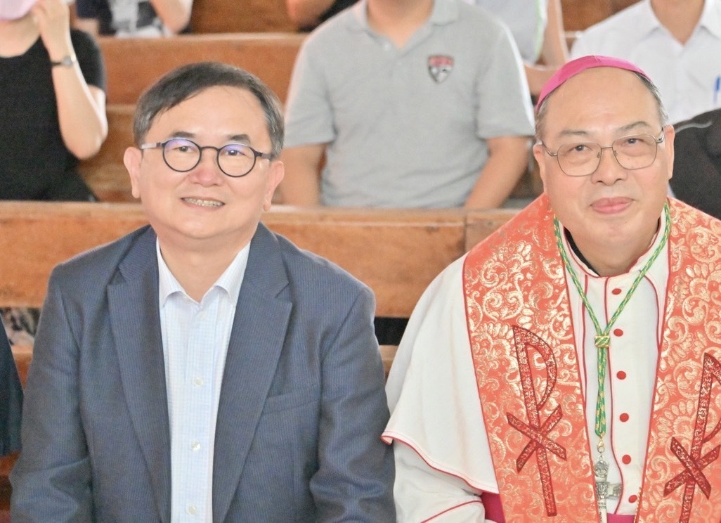 劉櫂豪受邀參加「公東高工聖堂修復工程」開工祈福典禮。 圖：劉辦提供
