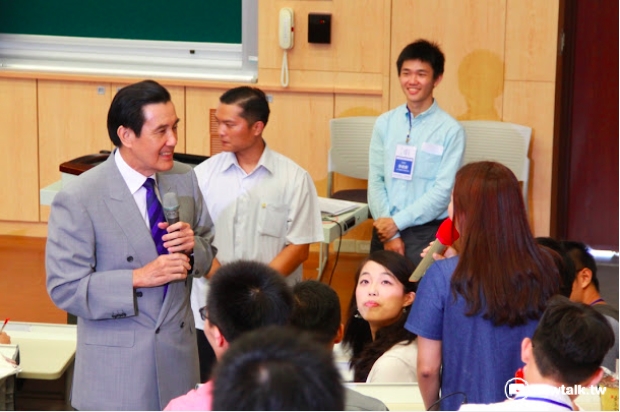 前總統馬英九8日出席實踐大學境外學生開學典禮，會中分享自己在哈佛留學時的經驗談。 圖：新頭殼資料照片