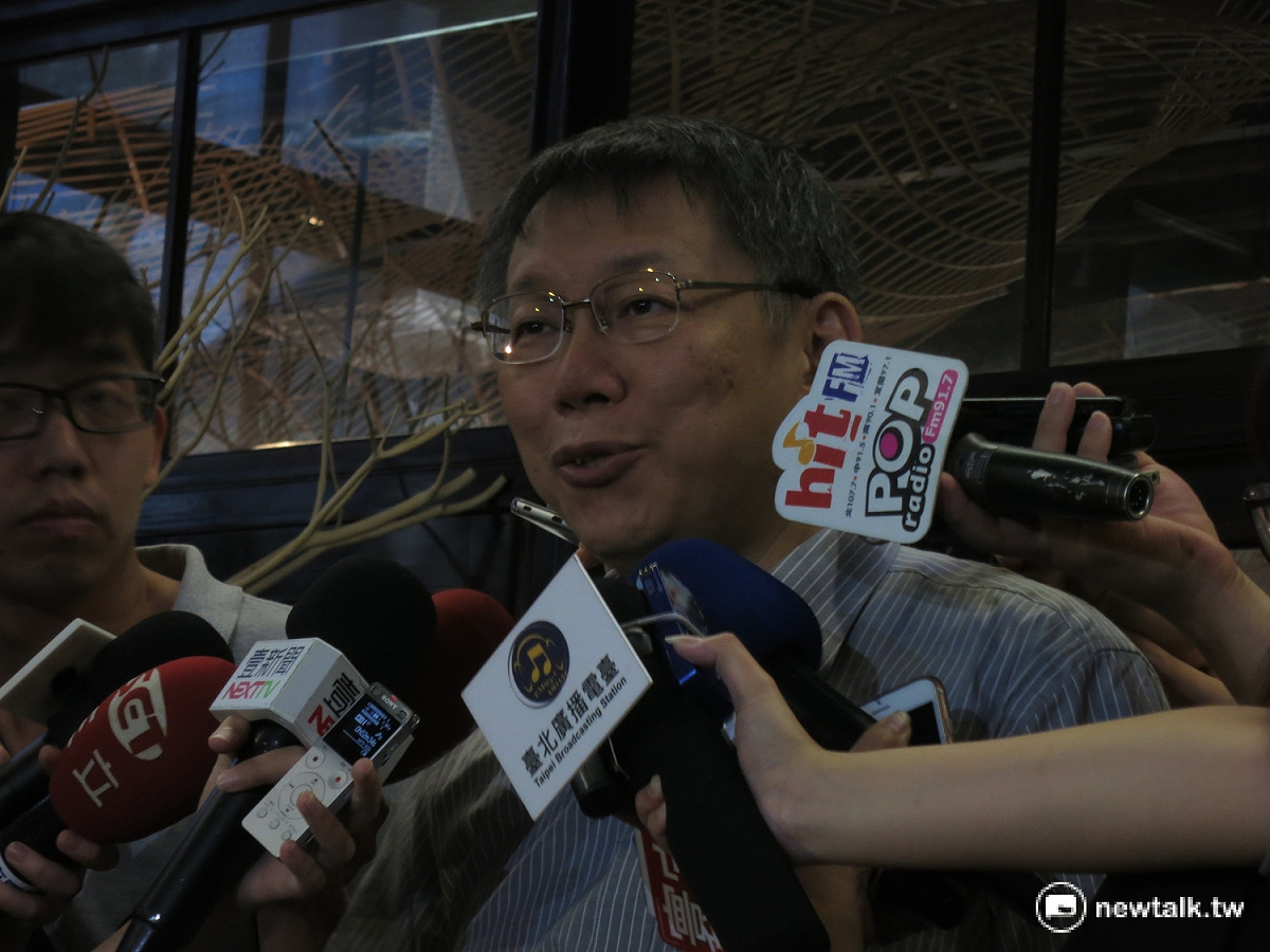 台北市長柯文哲13日表示，敬老金改革他一定不會退讓，否則年金改革必定崩盤。 圖：呂佳峻/攝