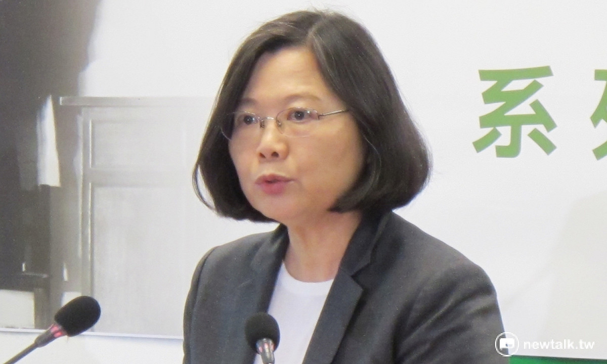 總統蔡英文26日除了慰問陳光復在這段時間的辛勞外，也感謝澎湖鄉親這次展現了堅定的意志，選擇了拒絕設置賭場這條路。 圖：新頭殼資料照片