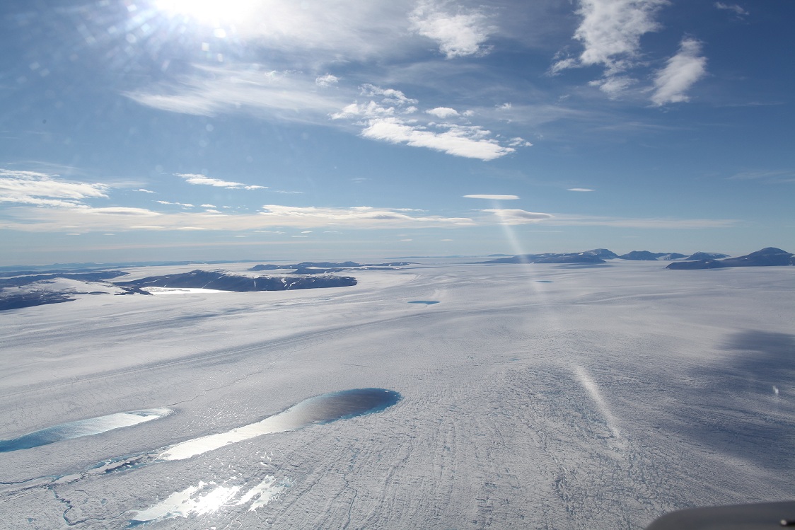 俄亥俄州立大學學者利用GPS估量發現，格陵蘭(Greenland)一年的融冰量相當於5萬座帝國大廈重。 圖：翻攝自俄亥俄州立大學官網