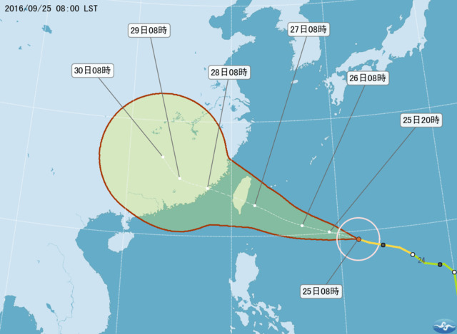 中颱梅姬上午8時的中心位置在鵝鑾鼻東南東方約1180公里的海面上，往西北西朝台灣東南部海面前進。 圖：中央氣象局