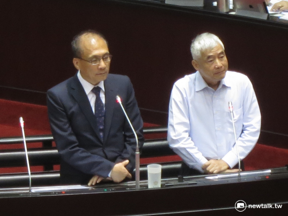 針對機場捷運軌道出現裂縫，交通部長賀陳旦21日強調，將會盡快解決，不會影響到機捷正式營運。 圖：新頭殼資料畫面