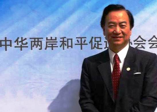 前立委馮滬祥遭控性侵菲傭，因不服更六審判決提上訴，最高法院7日維持高院判決3年4個月，駁回上訴，全案定讞。

  圖：翻攝自馮滬祥臉書