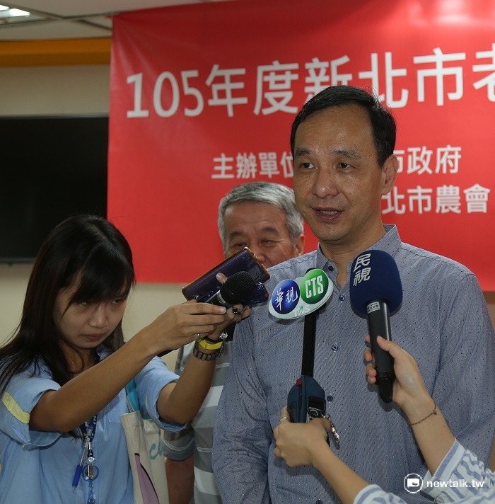 新北市長朱立倫7日亦有所指的說，事實上這些宮廟確實都是今年台南大地震的時候，捐獻最多的宮廟。 圖：陳冠廷/攝
