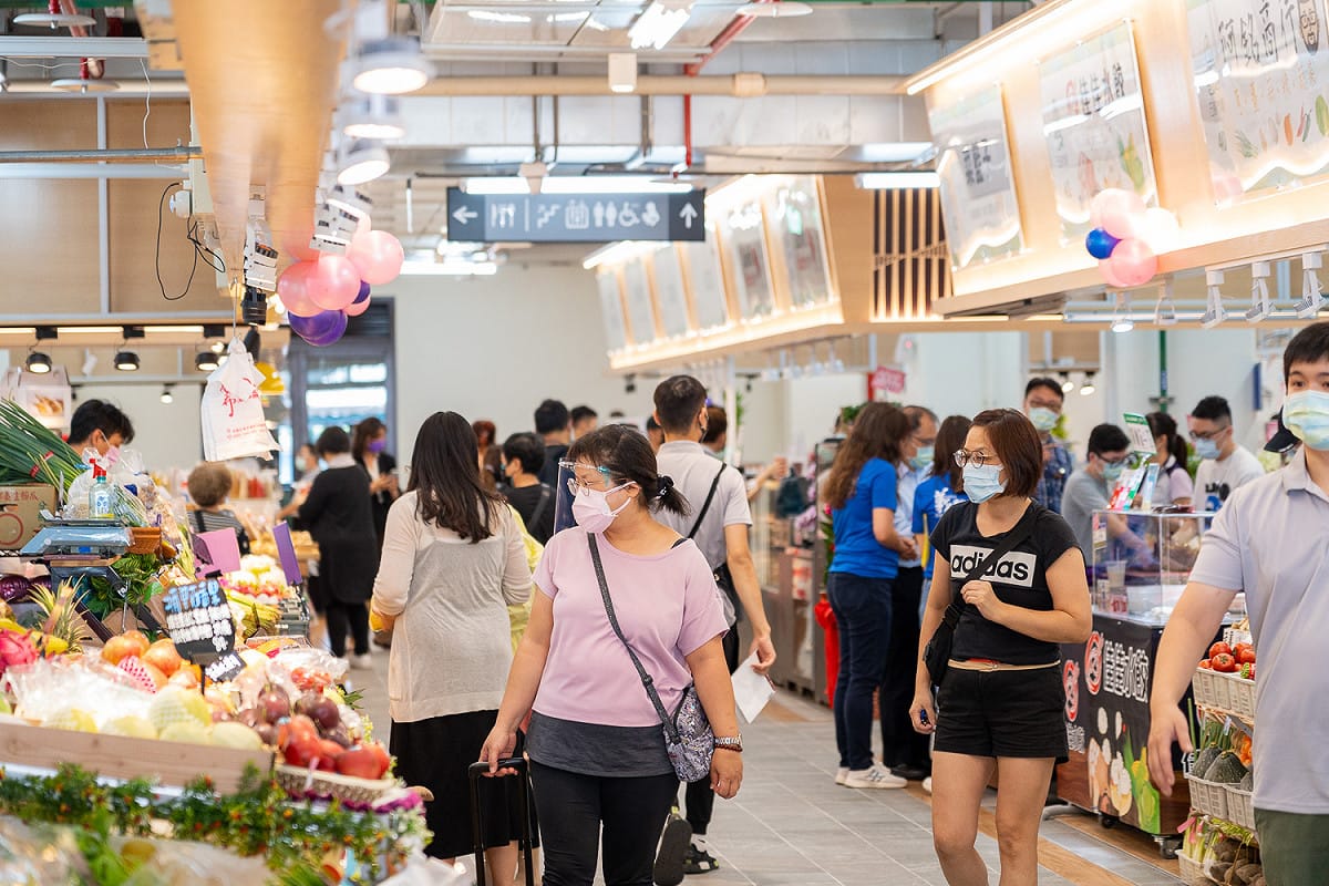 中經院預估，台灣下半年因管制措施逐漸放寬，經濟活動有望逐漸恢復常軌。 圖：新北市市場處提供（資料照）