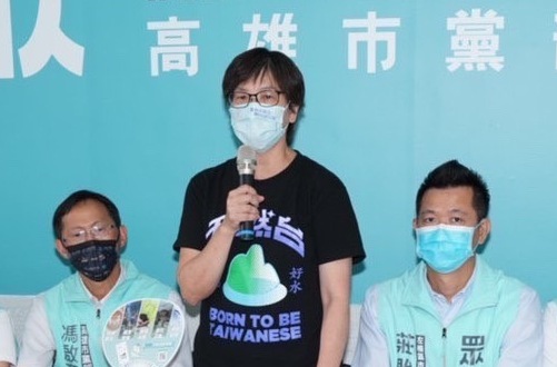 蔡壁如(中)說民眾黨的選戰起手式就是和民眾面對面對話。 圖：民眾黨高雄市黨部提供