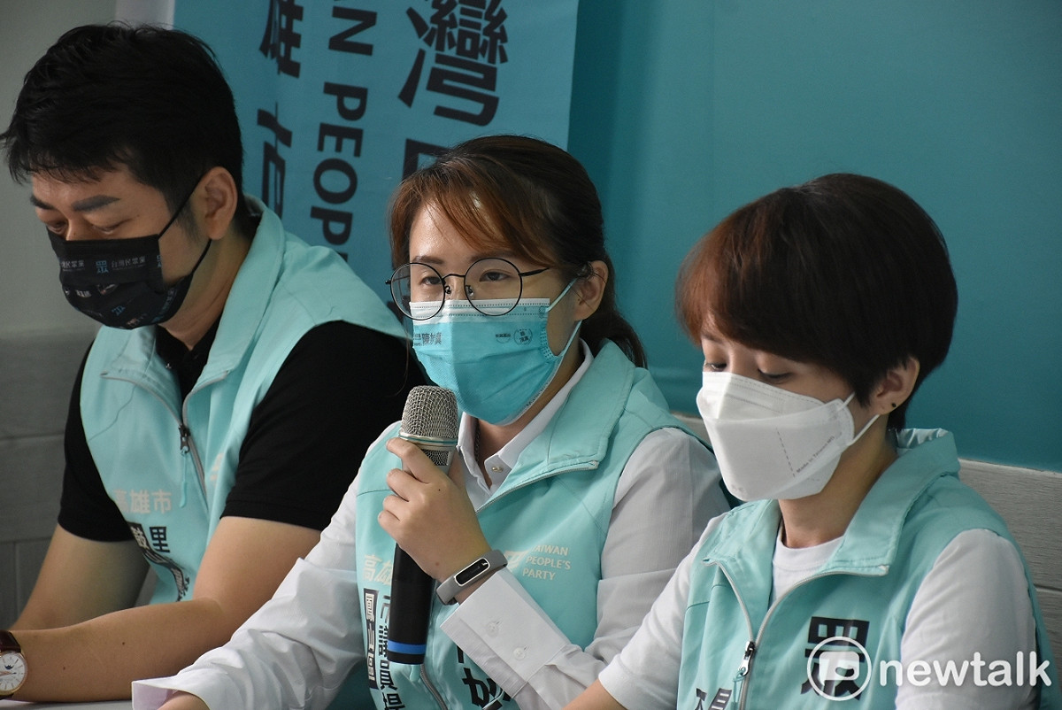 陳妙真批高雄市青年局像網軍。 圖：孫家銘攝