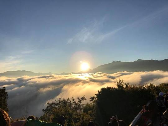 行政院農業委員會林務局推薦火象星座的朋友可以到阿里山國家森林遊樂區觀看雲海變化。