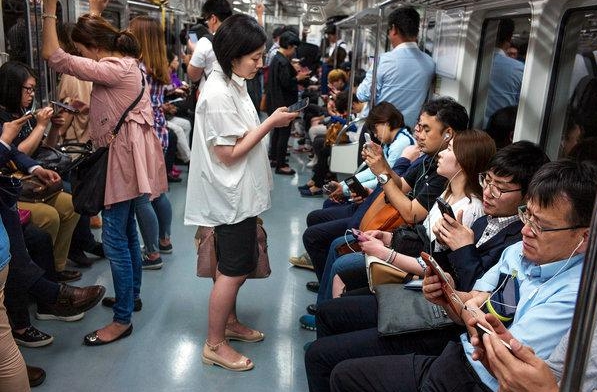 有近 30％ 的韓國上班族表示，在過去一年內曾受到某種形式的職場騷擾。 圖 : 翻攝自KKNews