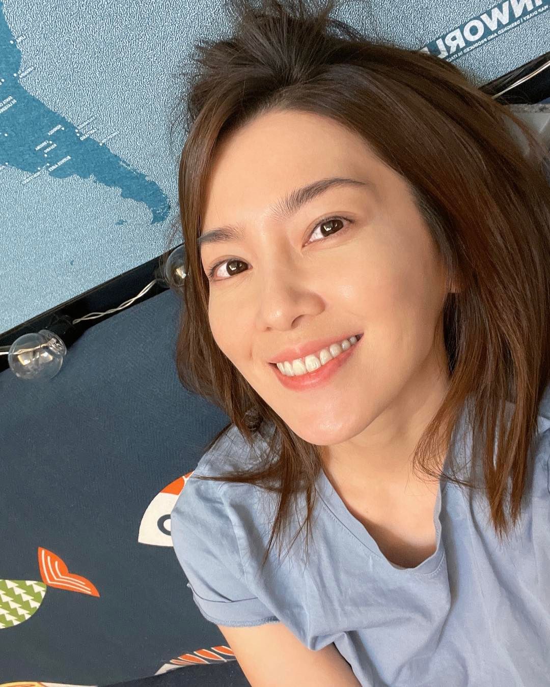許藍方先前捲入康姓醫師的婚外情風波，遭康妻提告，台北地院判決她須賠償50萬元，可上訴。 圖：翻攝自許藍方臉書
