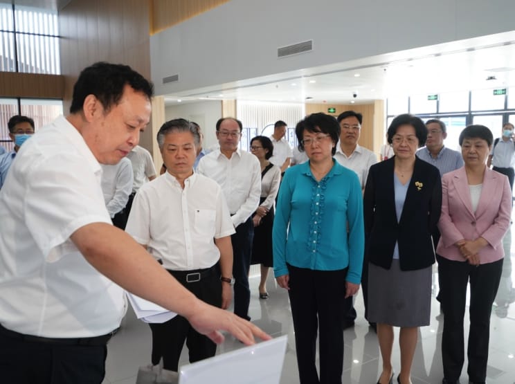 中國科學院和安徽省共同發起建設的合肥國家科學中心人工智能研究院宣布該機構研發出「智慧思政吧」，能透過此設備測試黨員對黨的忠誠度。 圖 : 翻攝自MBAChina.com