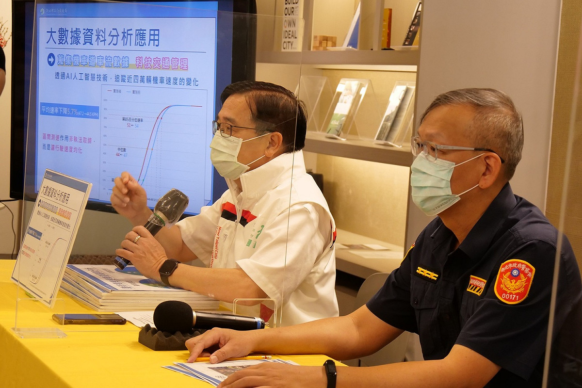 新北市交通局多次邀集警察局、養工處等相關單位，以及學者專家審慎檢視重新橋機慢車道行車空間與數據。 圖：新北市交通局提供