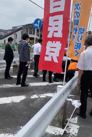 安倍晉三中彈失去意識，現場畫面曝光 圖:翻攝自推特