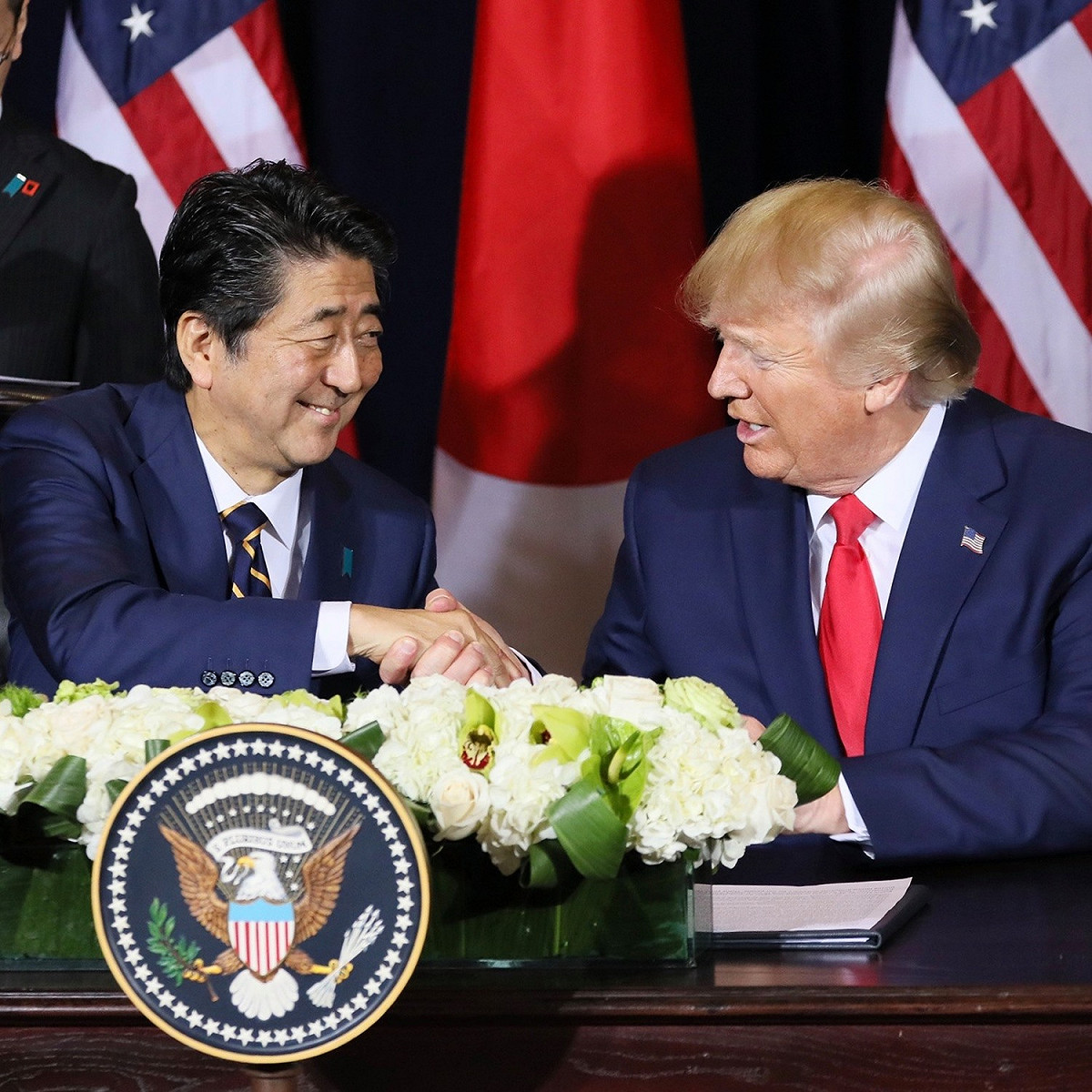 日本前首相安倍晉三與前美國總統川普。 圖：取自日本首相官邸臉書（資料照）