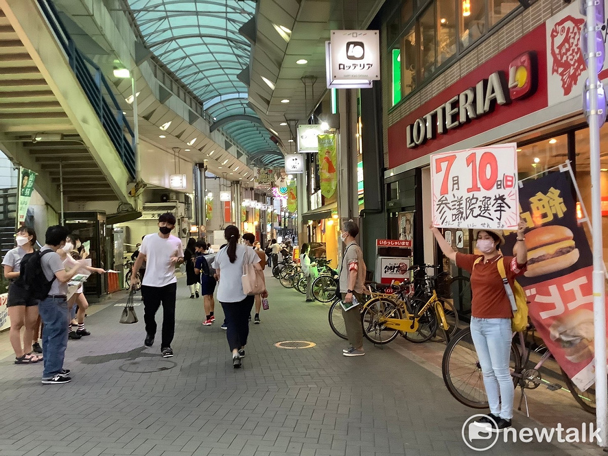 原本受歡迎的日本共產黨也會因為安倍之死而受衝擊，席位減少。