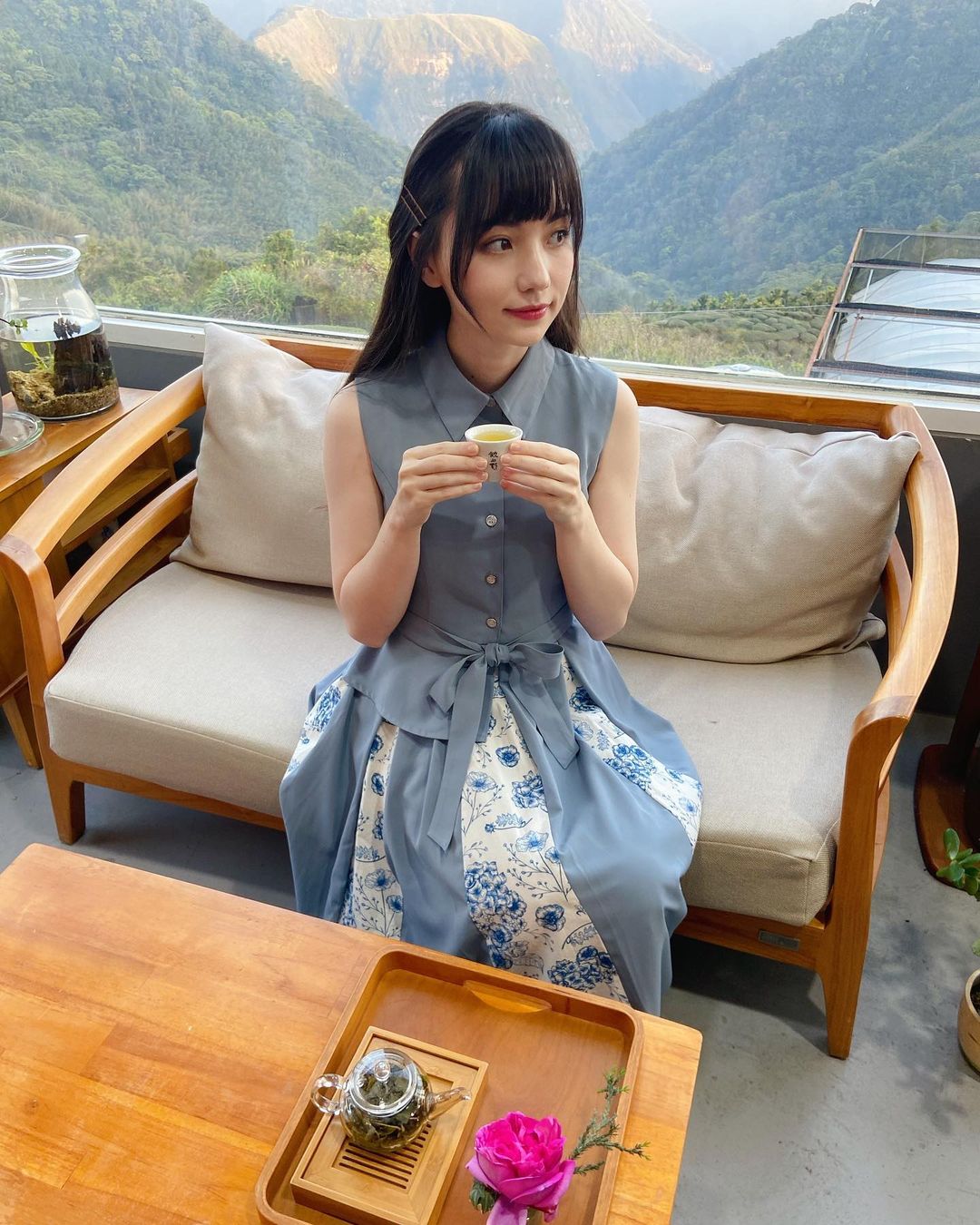 混血職業圍棋選手「黑嘉嘉」，精湛的棋藝加上亮麗外型吸引許多粉絲追隨。 圖：翻攝自IG/jiajia94526