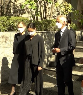 安倍晉三遭射殺身亡，美國駐日大使伊曼紐（右）前往哀悼致意。 圖：擷取自駐日米国大使推特