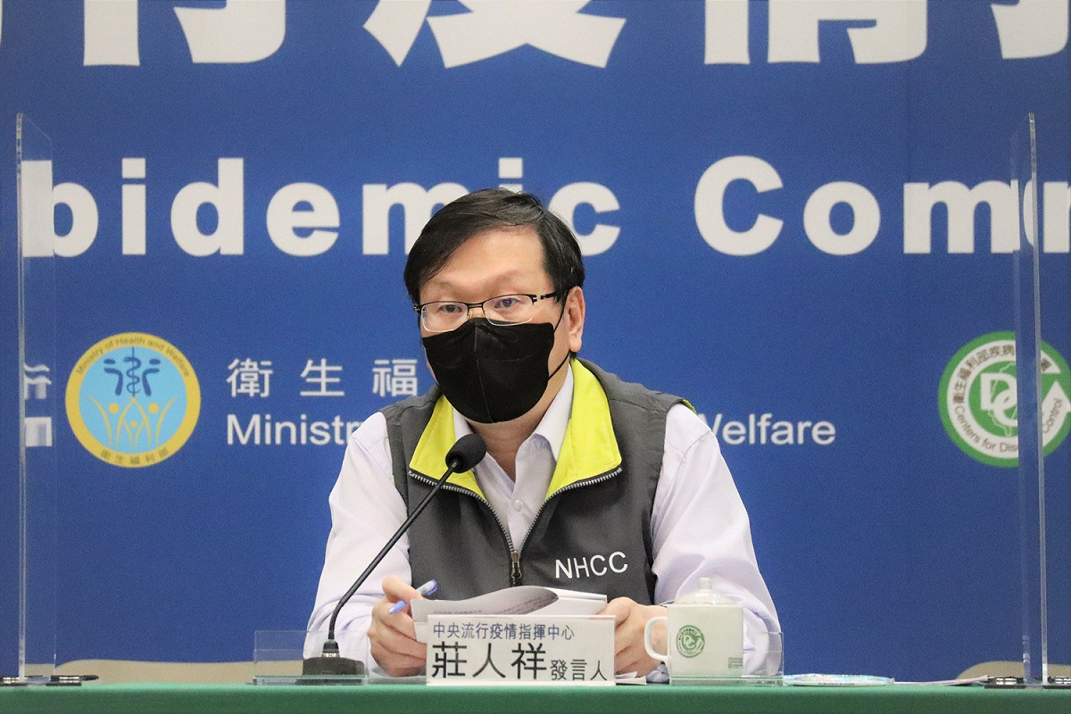 中央流行疫情指揮中心今(11)日公布新增死亡96例，其中有2例20多歲男性染疫一個月後於家中猝死。 圖：中央流行疫情指揮中心/提供