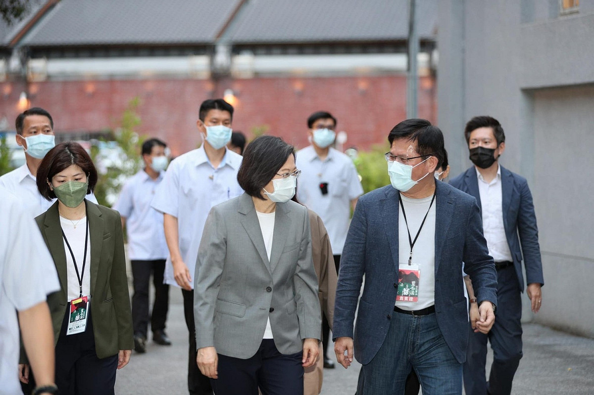 林佳龍明將出席新北市黨部主委交接典禮，作為新北市長選站的起手式。 圖:翻攝自林佳龍臉書