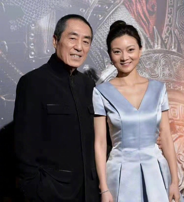 中國名導張藝謀和妻子陳婷。