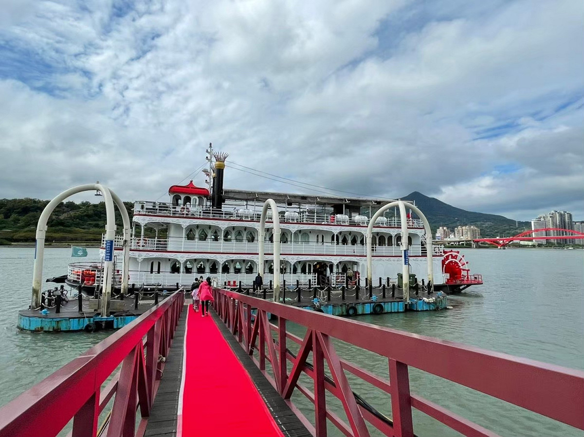 新北觀光工廠輕旅行創新一站式包山包海看美景，包吃包住包接送。 圖：新北市經發局提供