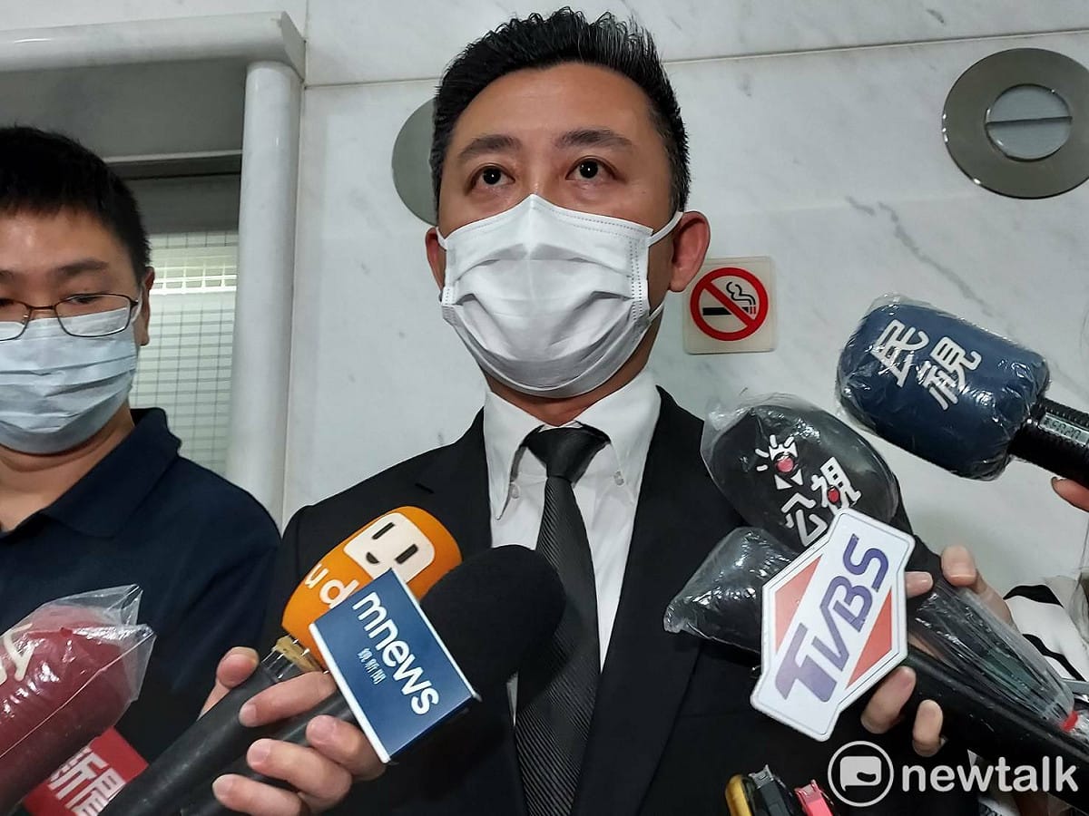 面對管中閔稱嚴審論文一事，林智堅不回應。 圖:陳佩君/攝