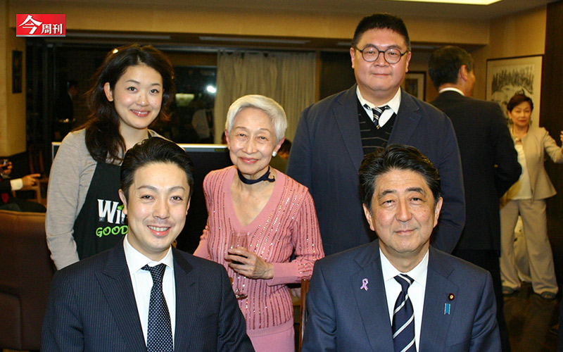 前國策顧問金美齡（中）表示，自己對謝長廷於安倍喪禮當天缺席的理由感到「好笑」。 圖：金美齡/提供