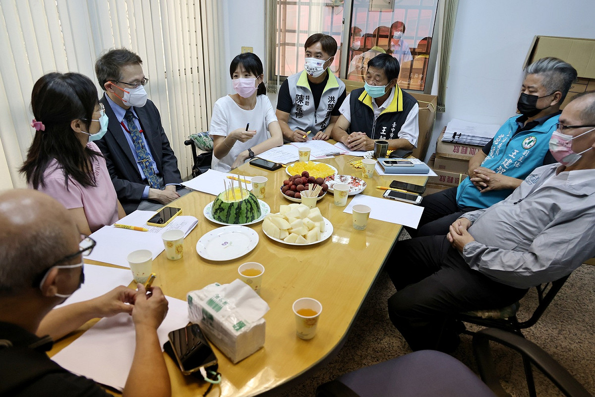洪慈庸表示，目前后里醫院經費已從原計畫總經費11億增加至15億。 圖／洪慈庸辦公室提供