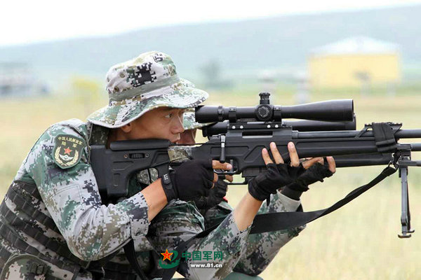 中美洲國家委內瑞拉將在8月份舉辦一場名為「狙擊前沿」的軍事演習，邀請俄羅斯、中國、伊朗等10國狙擊手演習。圖為中國解放軍特種部隊狙擊手。 圖：翻攝中國軍網(資料照)