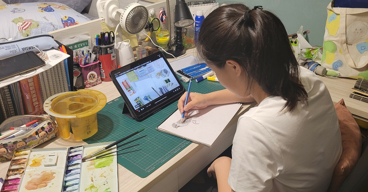 從生活中尋找創作靈感與美感，運用生活中常見的蔬果與廢材創作版畫。 圖：新北市教育局提供