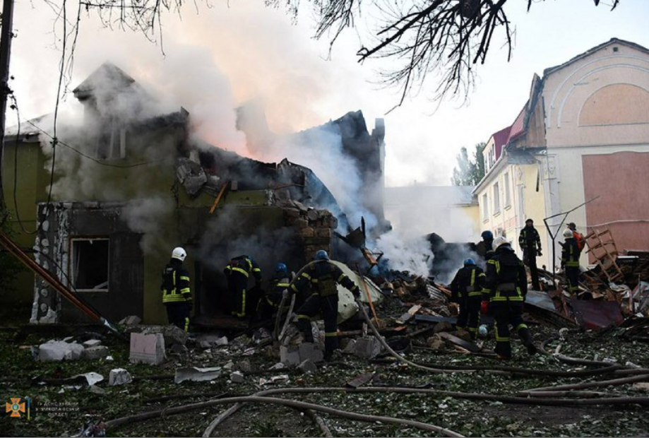 烏克蘭南部城市尼古拉耶夫（Mykolaiv）遭俄軍砲擊。 圖：翻攝自Oleksandr Sienkevych Telegram （資料照）