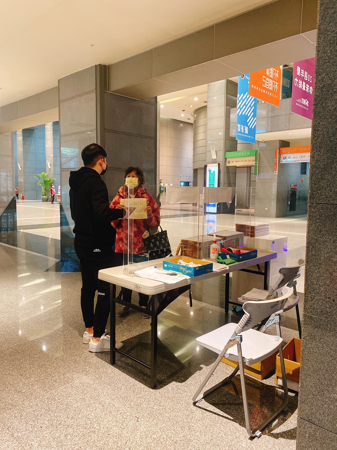 新北市111年度「住宅補貼」，新北市城鄉局特別設置諮詢櫃台。 圖：新北市城鄉局提供