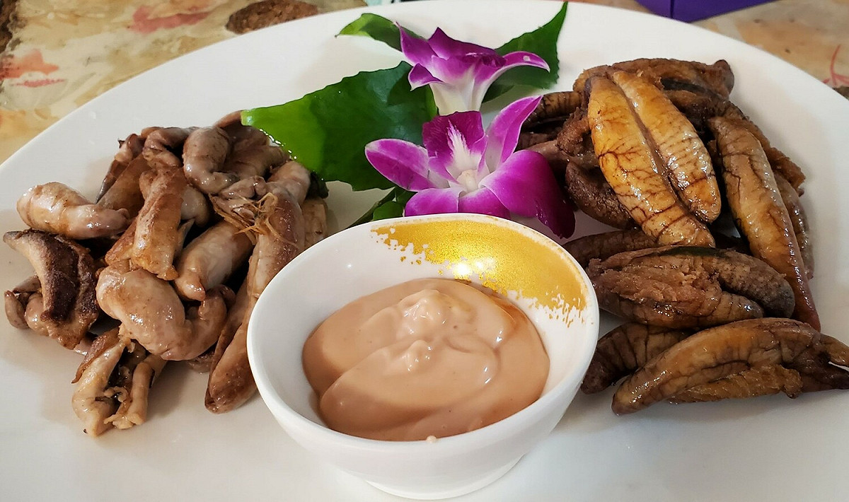 煙仔魚魚卵與魚膘沙拉。