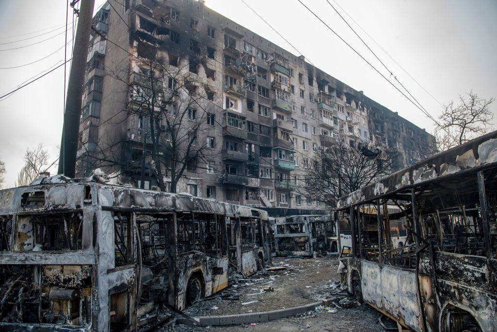 俄羅斯軍事設備正源源不絕地自陷落的馬里烏波爾（Mariupol）往西移動，並向烏軍正積極進攻的南部其他地區挺進。 圖：擷自推特@nexta_tv