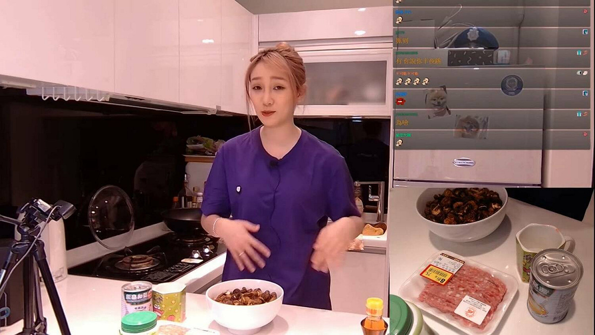 劉萱說她晚上就是跳毽子舞，連續兩天都被同一位鄰居檢舉。 圖：翻攝自Hicu剪片頻道