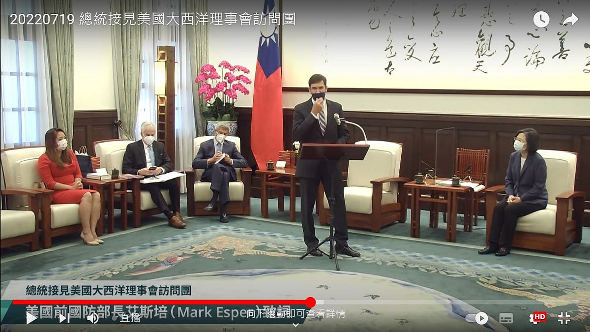 美國前國防部長艾斯培建議，台灣應大膽提升國防預算與增加不對稱戰力、延長徵兵制役期到一年以上以及增強後備動員能力。