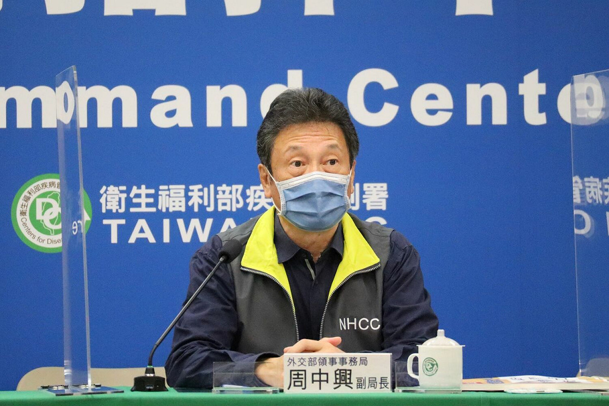 外交部領事事務局副局長 周中興 圖：中央流行疫情指揮中心/提供